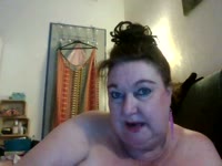 ik ben  een dame,echte MILF die dol is op aandacht en erop kickt als mannen op mijn lichaam geilen,met name jongemannen
die van rijpe vrouwen en zeker wel een mollige houd..Ik vind t dan ook echt heel spannend om een leuke chat met je aan te gaan,en sex ervaringen te delenuiteraard is t ook spannend met wat rijpere mannen,senioren benieuwd naar jullie verhalen,,,,wie weet kan ik daar nog iets van leren???ik ga NIET naakt voor cam,heb of een broekje of een bovenstukje/jurkje aanlaat immers wel wat te raden over terwijl,,,,hmmmm als je t verdient wel wat meer mag keuren van mijn rondingenBij een VIP sessie WIL IK N DILDO gebruiken als je er naar vraagt...NIET VERGETEN he???