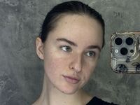 Kinky webcam AlisaFreshly