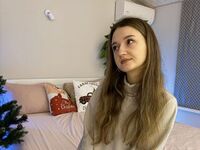 girl CyrenaLuxe