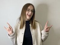 naked girl with webcam masturbating with sextoy DorothaHiles