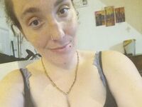 cam girl playing with sextoy FionaAnoif