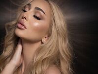 masturbating webcamgirl LaraMac