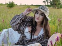 cam girl masturbating with sextoy LindeWhite