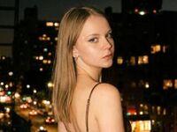 free live chart room SophiePeachy