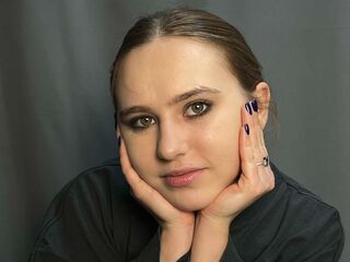 cam girl masturbating with sextoy AlanaHowlett