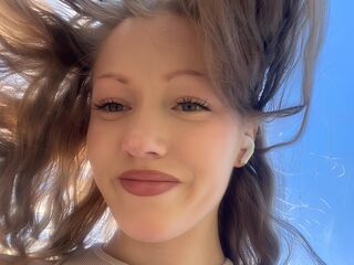 adult cam AnnikaRodrigez