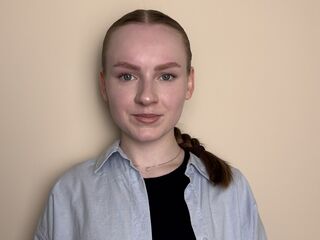 naked camgirl photo BettyannGrenon