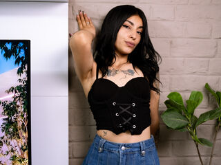 hot cam girl fingering pussy BrunnetAlba