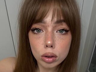 naked girl with webcam masturbating with dildo CaitlinBlethen