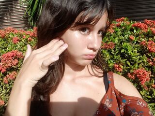 camgirl masturbating with sextoy CameliaTorres