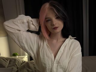 fingering cam girl video ClaudineKrentz