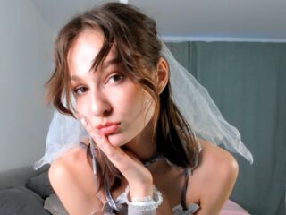 cam girl masturbating with sextoy ClementinaDrouin
