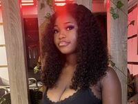 naked webcamgirl photo CreamieNelly