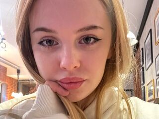 nude webcam girl pic DevonaBradner