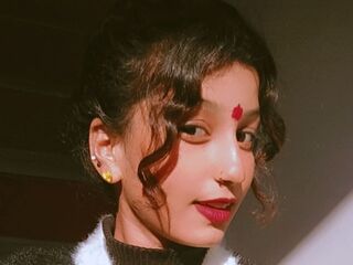 cam girl playing with dildo DiaQuin