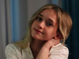 naked girl with live cam masturbating DorisCounsell