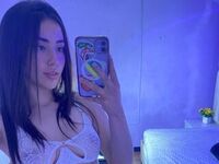 cam girl playing with dildo DulcineCooper