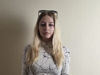 girl showing tits EvelynReynaga