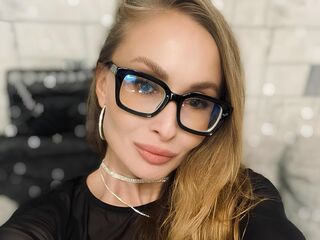 camgirl shaving pussy HelenaBoyd