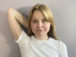 naughty camgirl fingering pussy HolliSom