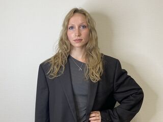 hot cam girl masturbating IrinaVelzeboer