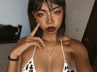 naked camgirl fingering pussy JazCrochet