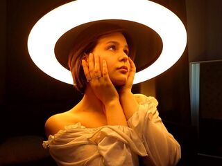 naughty camgirl masturbating with vibrator JoslynDelmolino