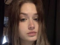 mastubating web cam girl JulieannGomaz