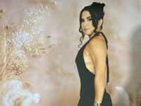 camgirl fingering shaved pussy JuliethMaine