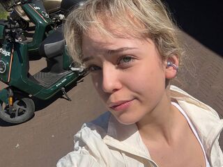 naked girl with webcam fingering pussy KeilaTouchton