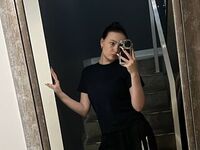 cam girl playing with dildo KiraBentley