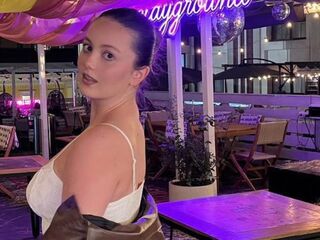 naked camgirl masturbating with dildo KyleeBig