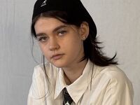 adult chat room LeannMolineaux