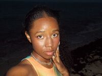 camgirl shaving pussy LilithAnnabell