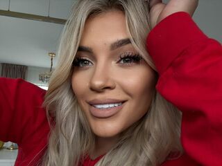 naked camgirl masturbating LorennaRyan