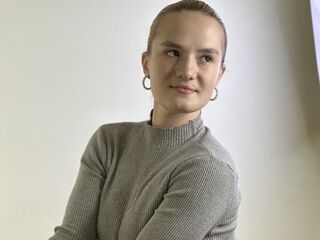 masturbating girl LorrianePytko