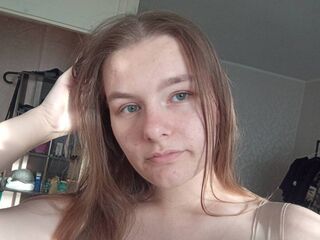 topless camgirl LucilleDeinert