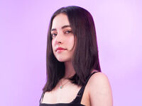 camgirl fingering bald pussy LunaBelleth