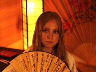 free nude cam MandiKressierer