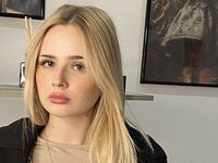 hot cam girl spreading pussy MarnieRhyner