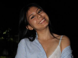 girl topless MiaSauvage