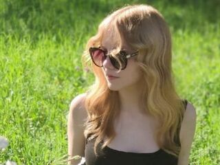 naked camgirl photo MirianTippett