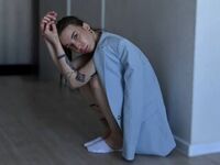 nude camgirl photo MirnaLatourette