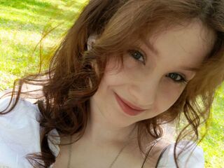 camgirl playing with vibrator NickieKounlavong