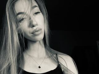 naughty camgirl masturbating with dildo NikkiTenerovich