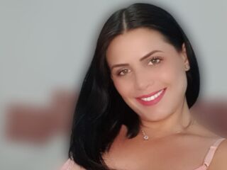 live strip tease show PriCamargo