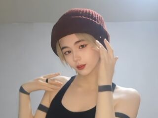 camwhore nude RoxannCobio