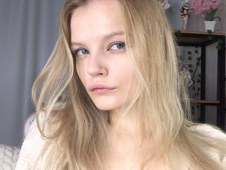 nude webcamgirl pic ShelyMilan