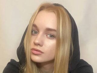 mastubating web cam girl SheridanSillavan