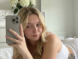 naked cam girl SophiaHoneydew